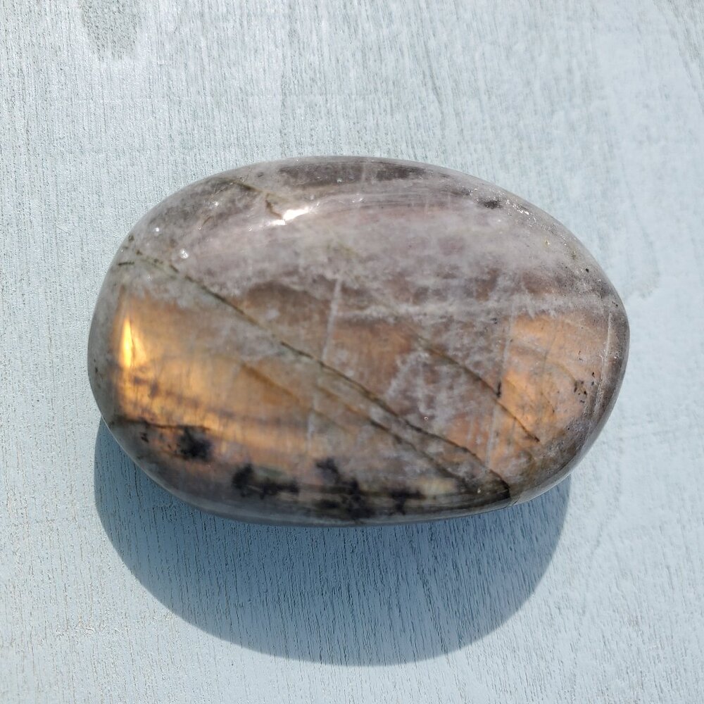 Labradorite Mini Palm Stone Copper Flash (L114)